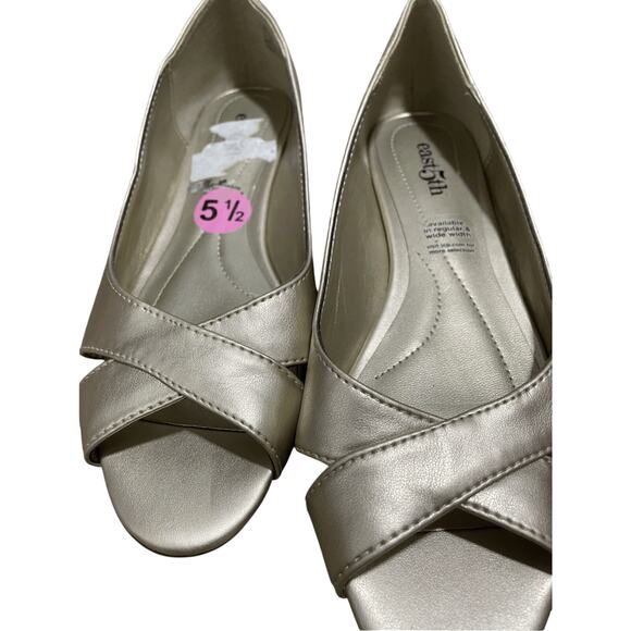 NWOT East 5th Peep Toe Slip On Gold Flats Minimalist Preppy Formal Glam Regency - Picture 3 of 6